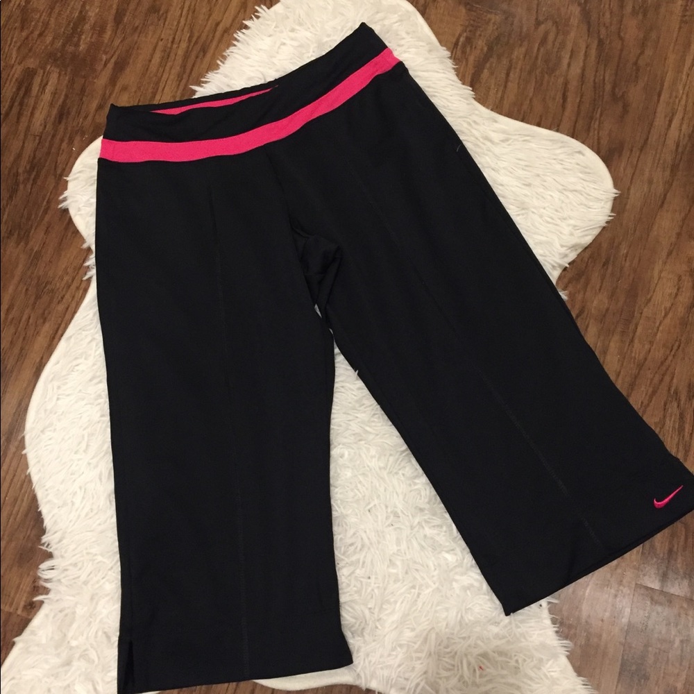 Nike small Capri